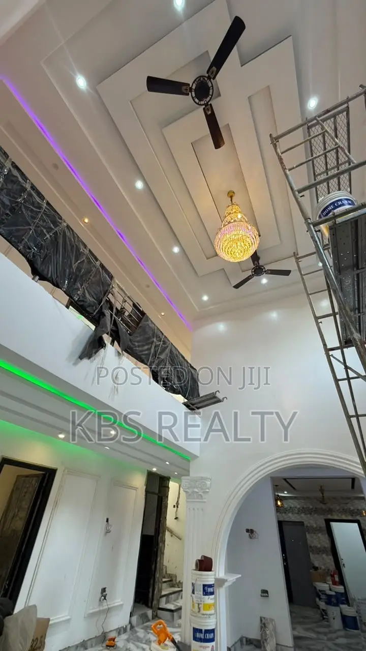5bdrm Duplex in Santasi-Brofoyedu, Kumasi Metropolitan for sale