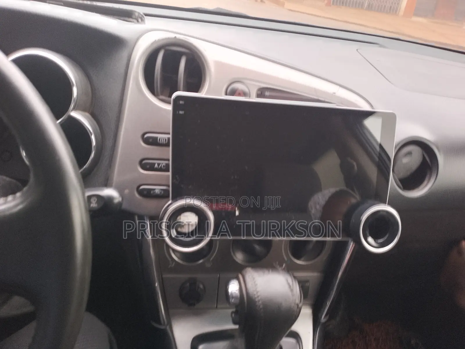Toyota Matrix Hatchback FWD (1.8L 4cyl 5M) 2010 Gray