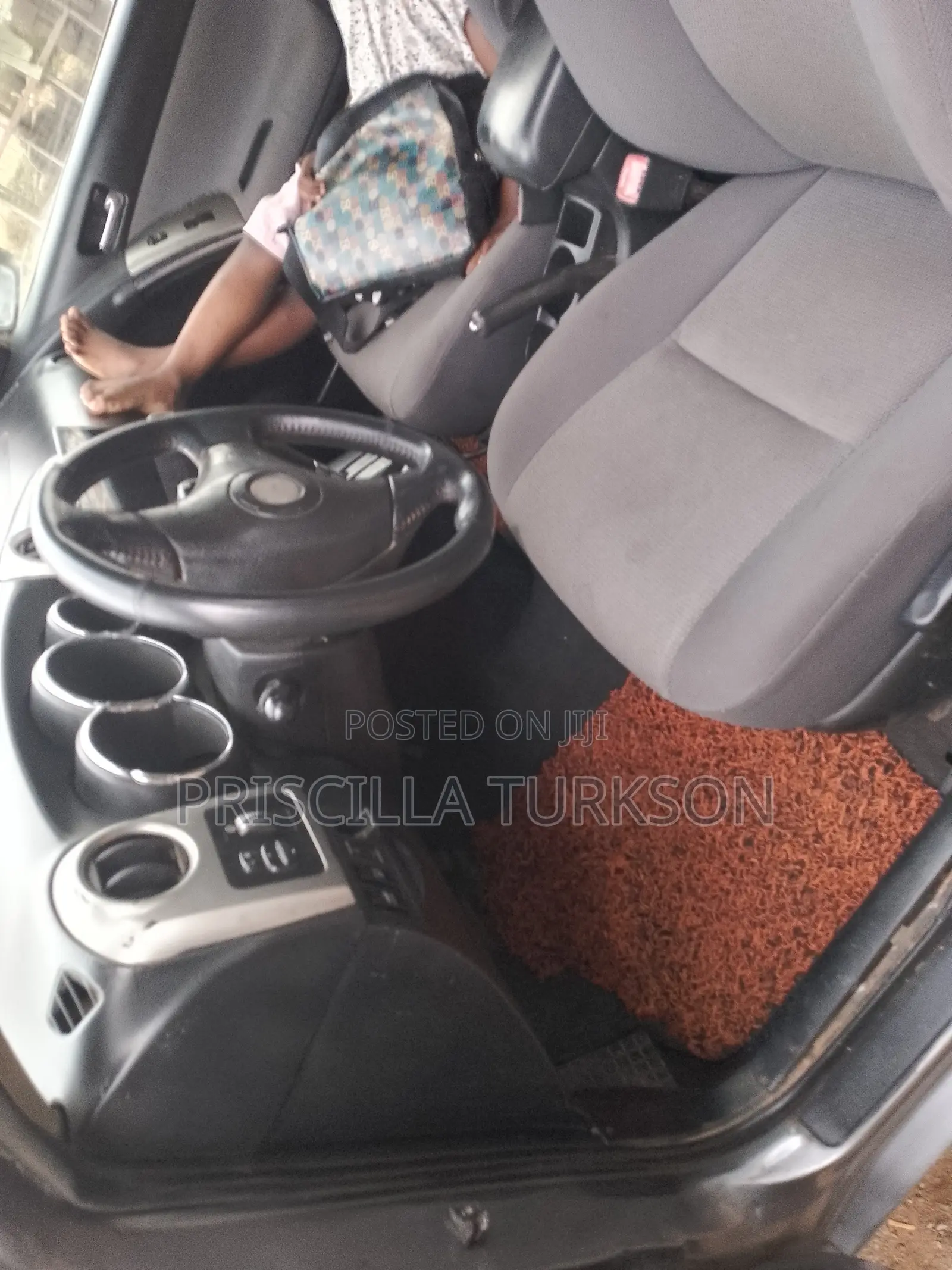 Toyota Matrix Hatchback FWD (1.8L 4cyl 5M) 2010 Gray