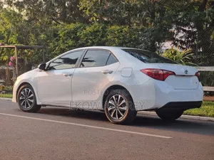 Toyota Corolla L 4dr Sedan (1.8L 4cyl CVT) 2017 White