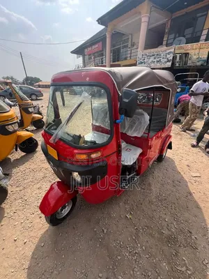 Bajaj RE 2025 Red