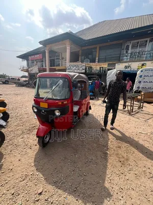 Bajaj RE 2025 Red
