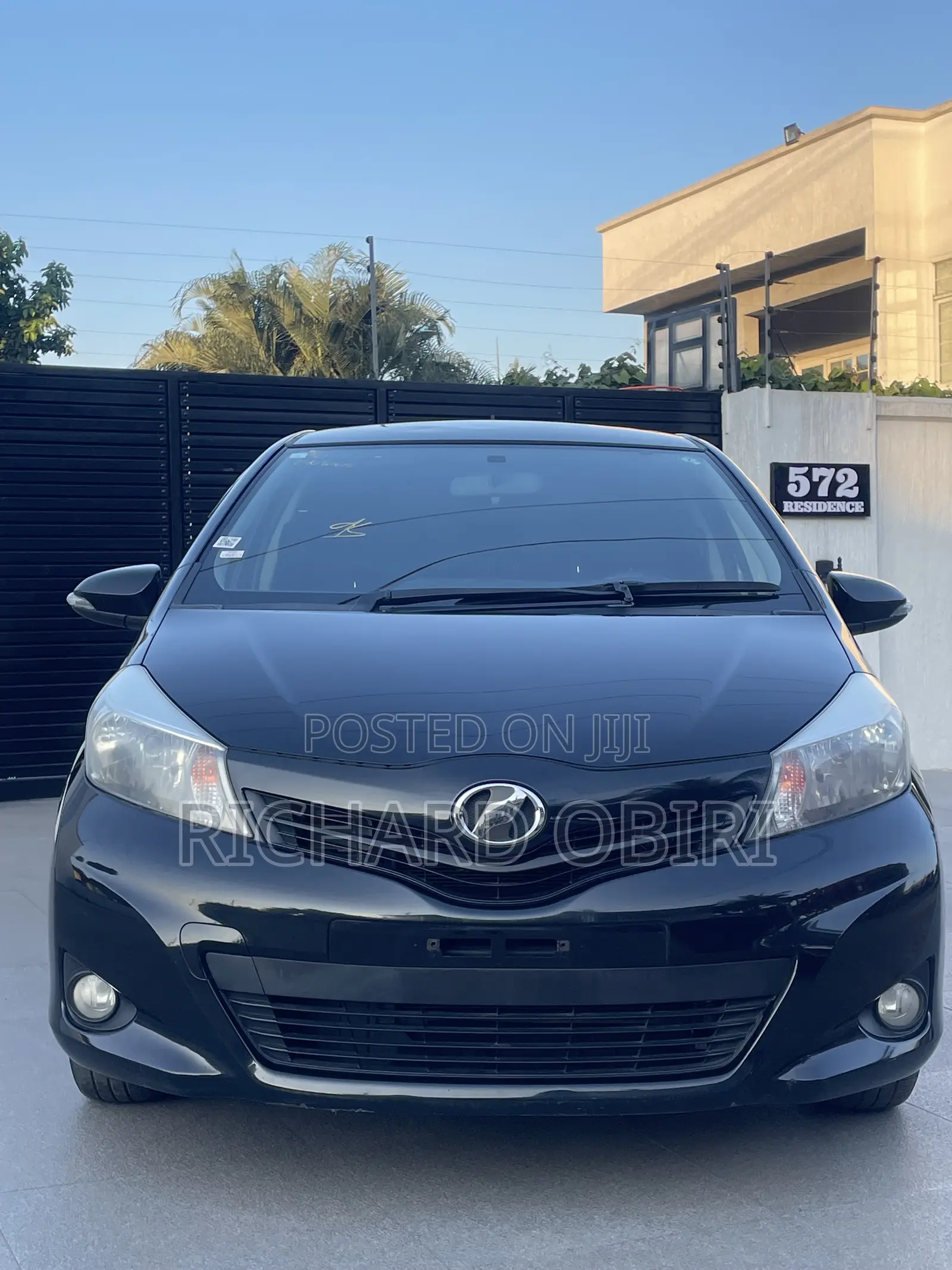 Toyota Vitz 1.3 AWD 5dr 2013 Black