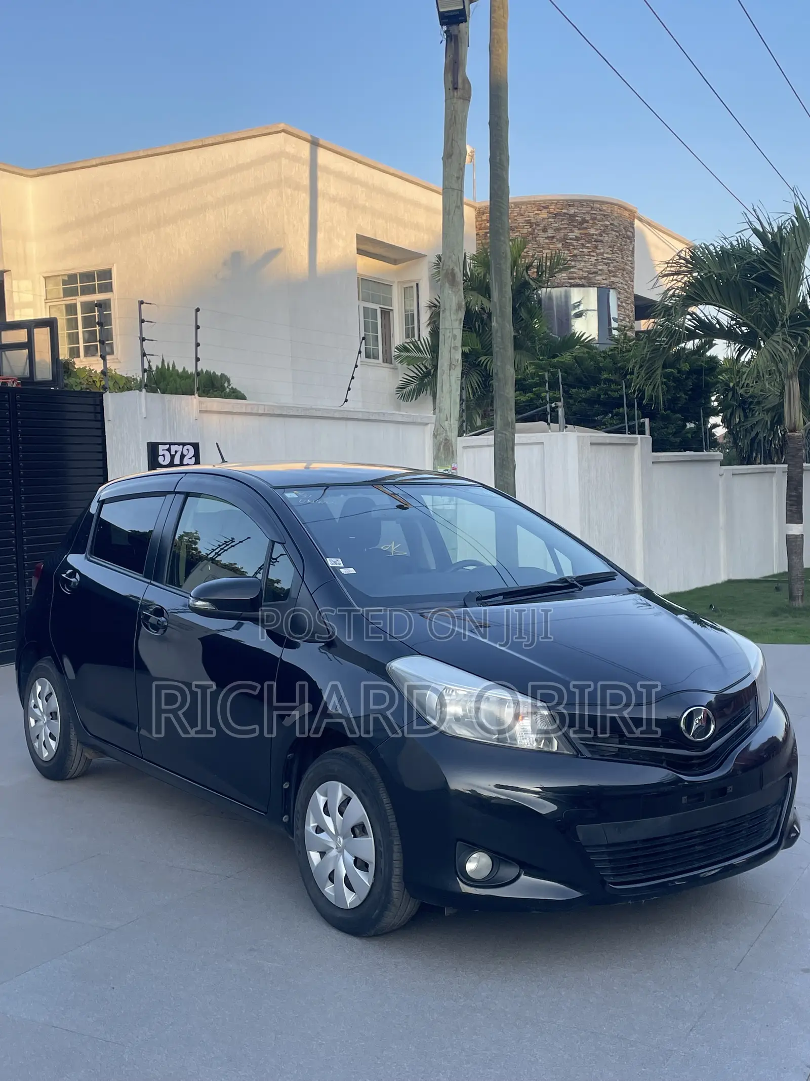 Toyota Vitz 1.3 AWD 5dr 2013 Black