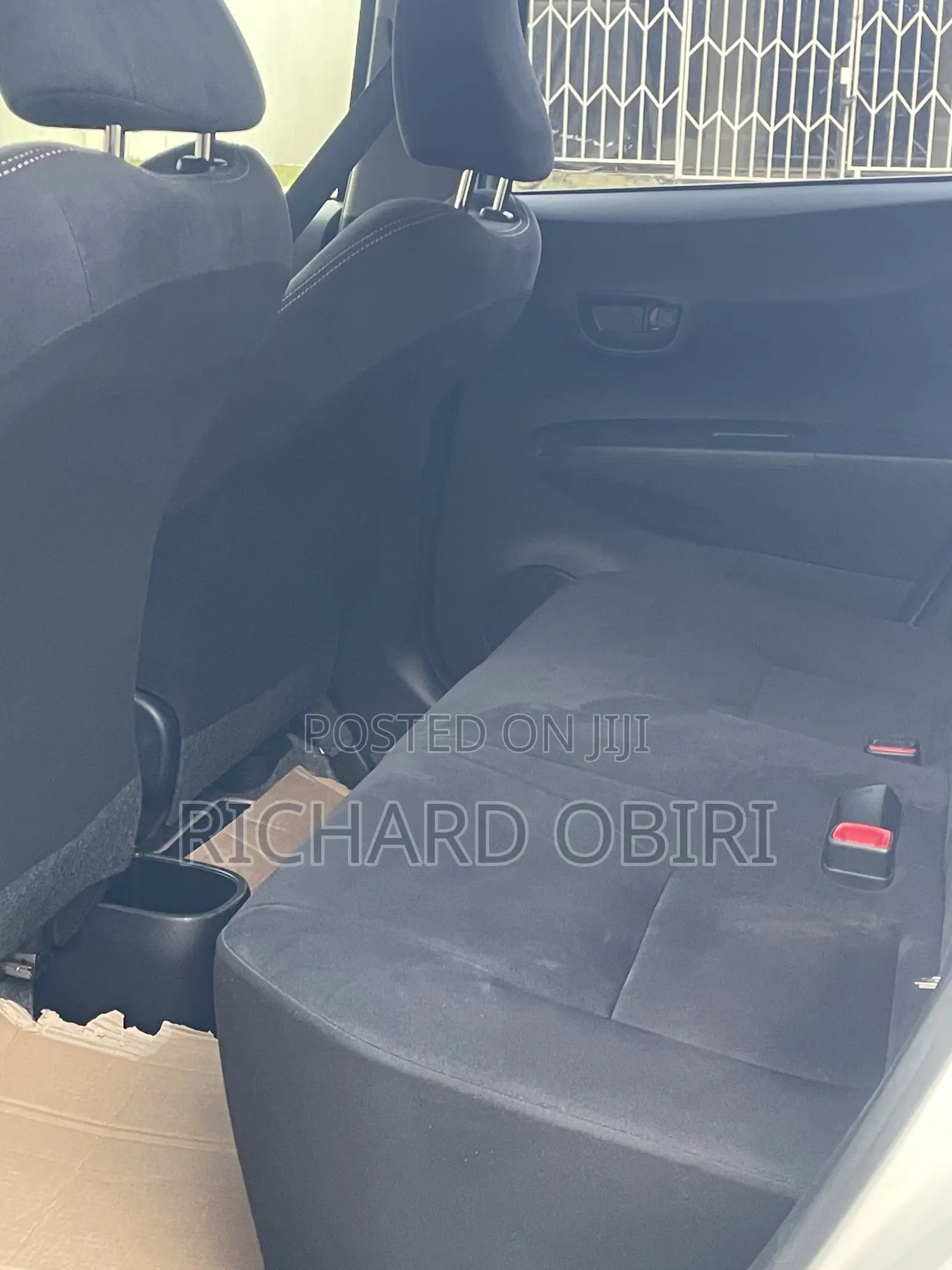 Toyota Vitz 1.3 AWD 5dr 2013 Black