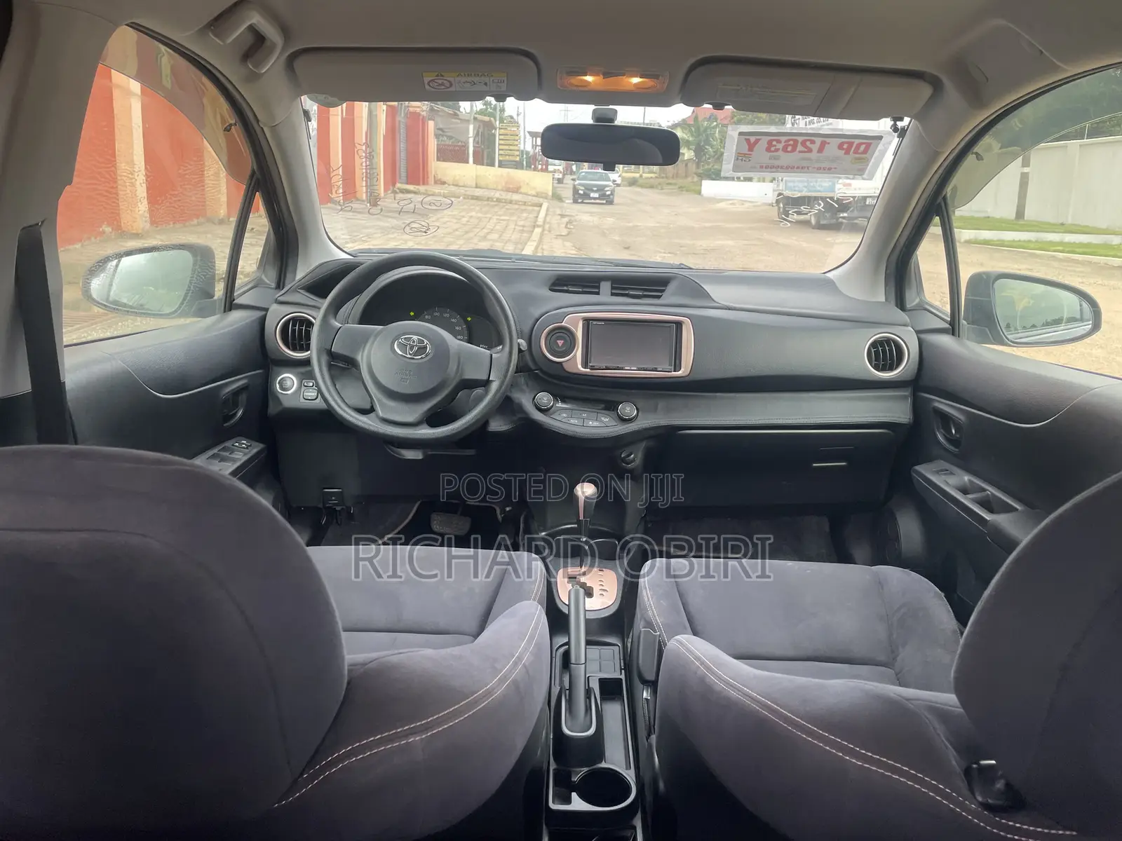 Toyota Vitz 1.3 AWD 5dr 2013 Black