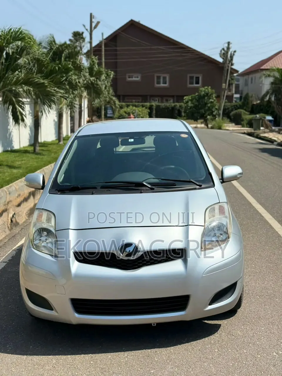 Toyota Vitz 1.0 FWD 3dr 2010 Silver