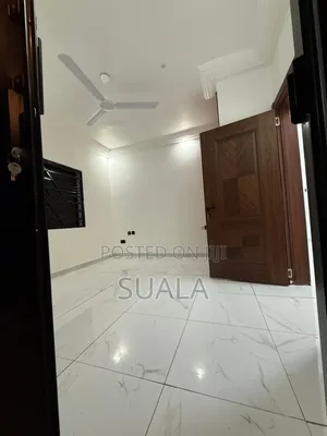 3bdrm Apartment in Nyaho Tamacloe, Cemetery Area for rent