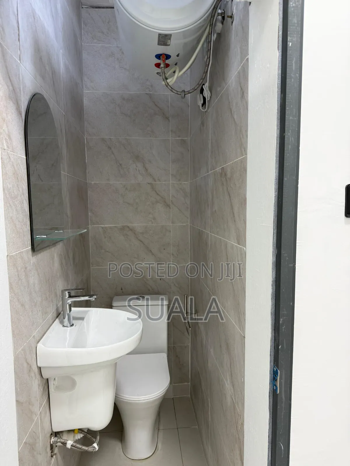 3bdrm Apartment in Nyaho Tamacloe, Cemetery Area for rent