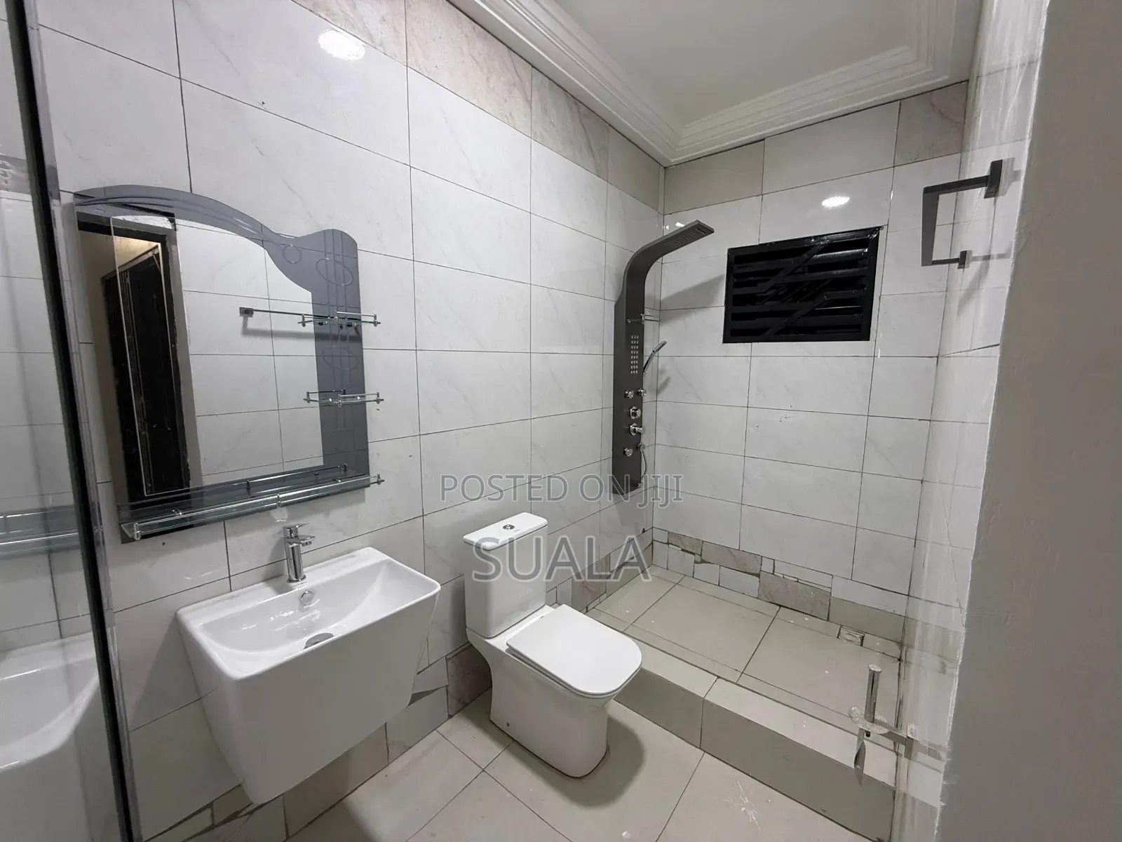 3bdrm Apartment in Nyaho Tamacloe, Cemetery Area for rent