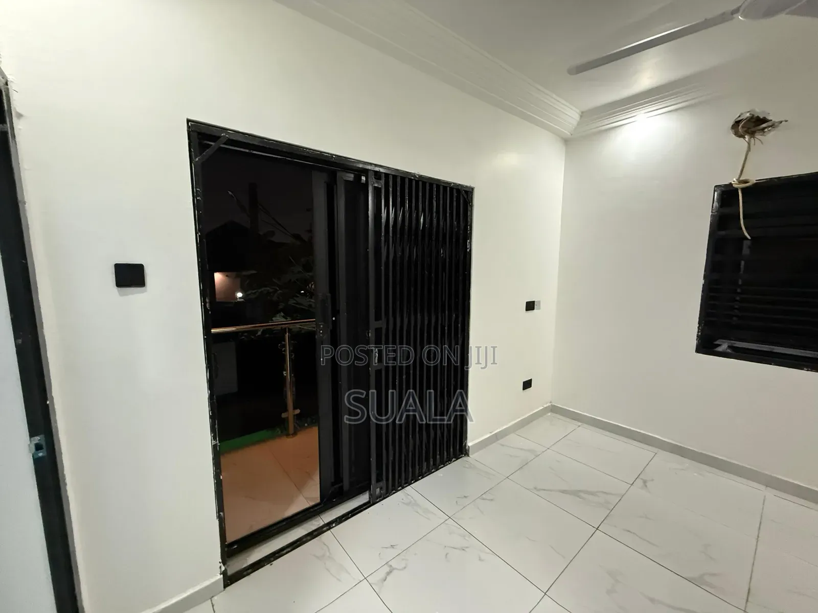 3bdrm Apartment in Nyaho Tamacloe, Cemetery Area for rent