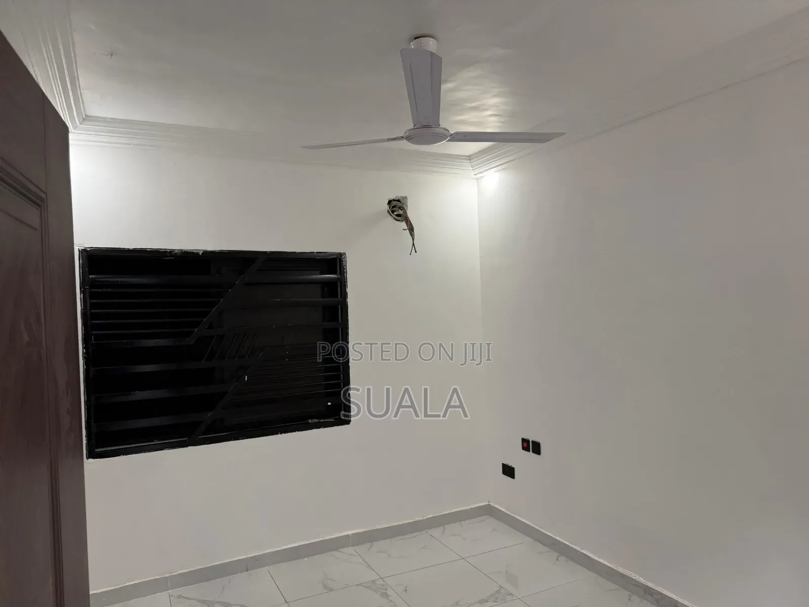 3bdrm Apartment in Nyaho Tamacloe, Cemetery Area for rent