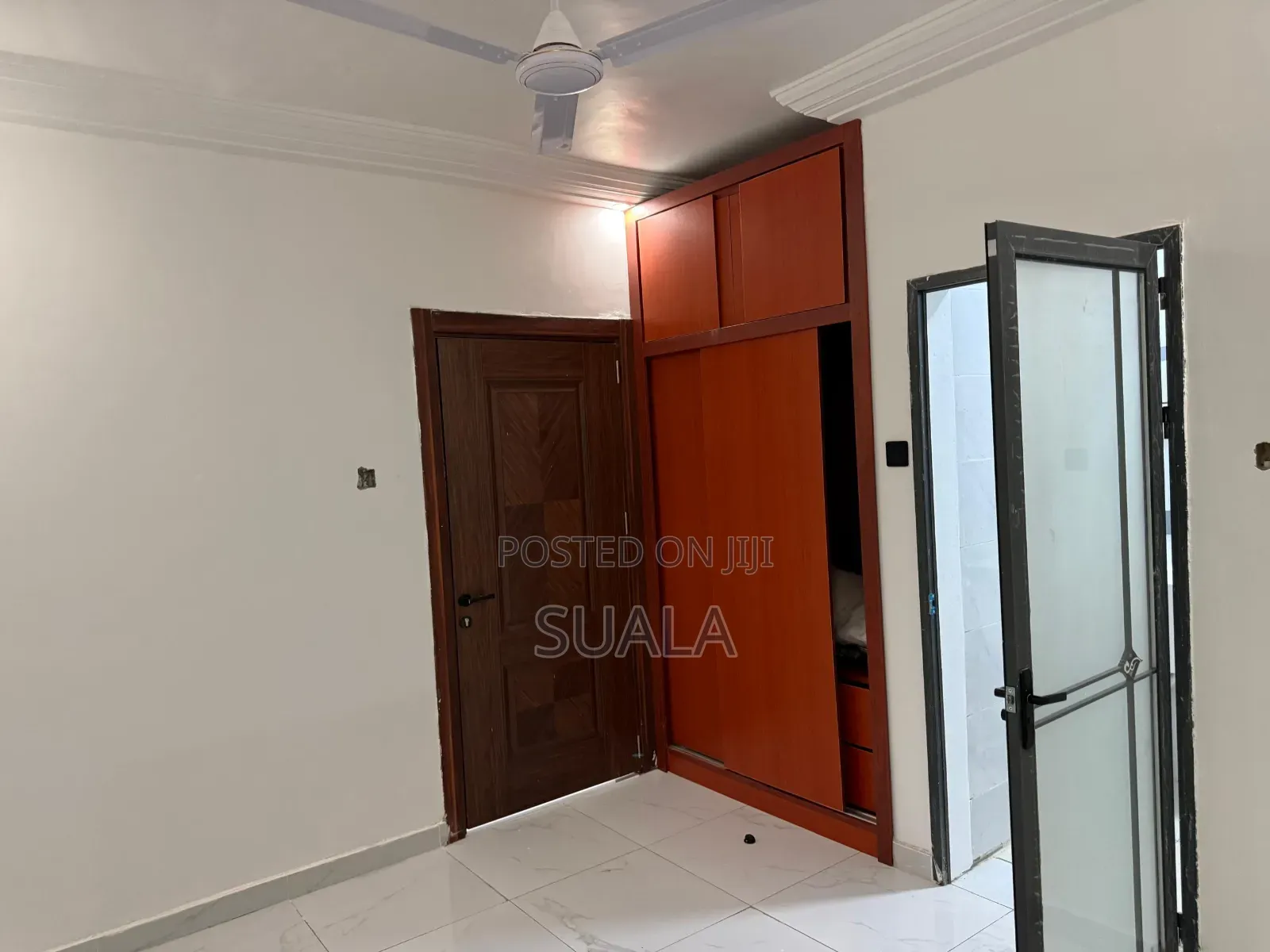 3bdrm Apartment in Nyaho Tamacloe, Cemetery Area for rent