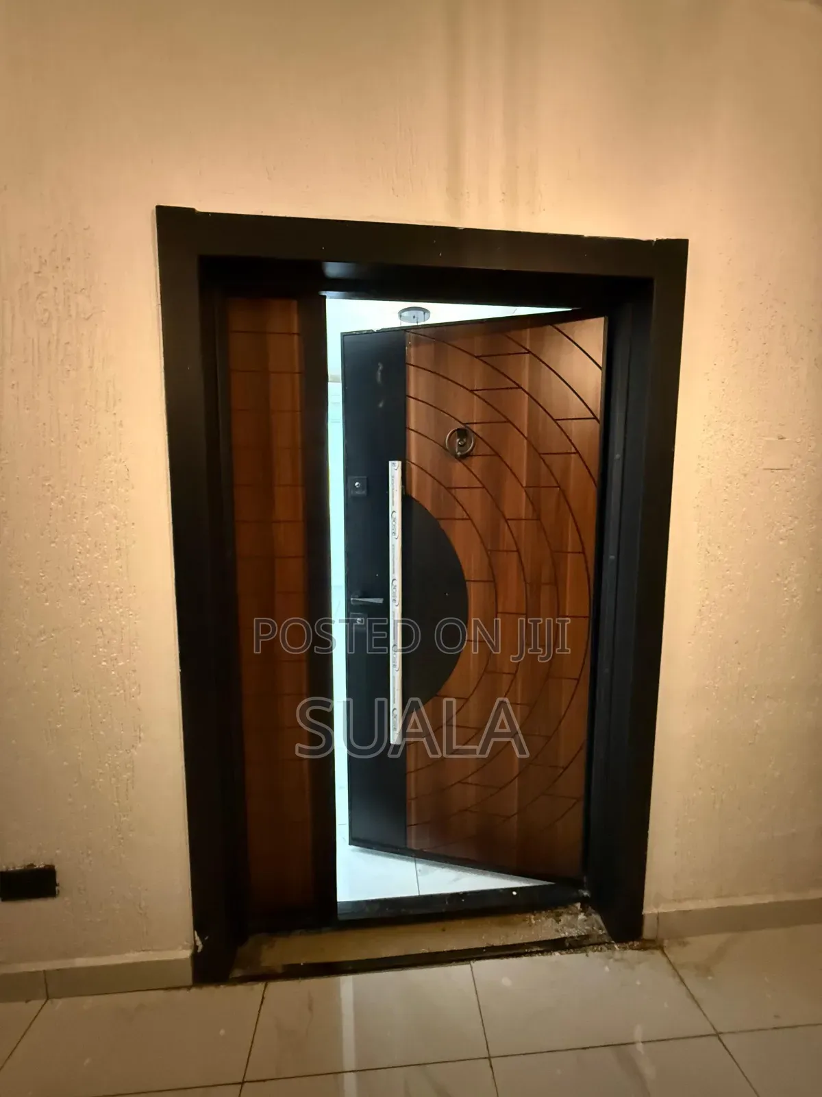 3bdrm Apartment in Nyaho Tamacloe, Cemetery Area for rent