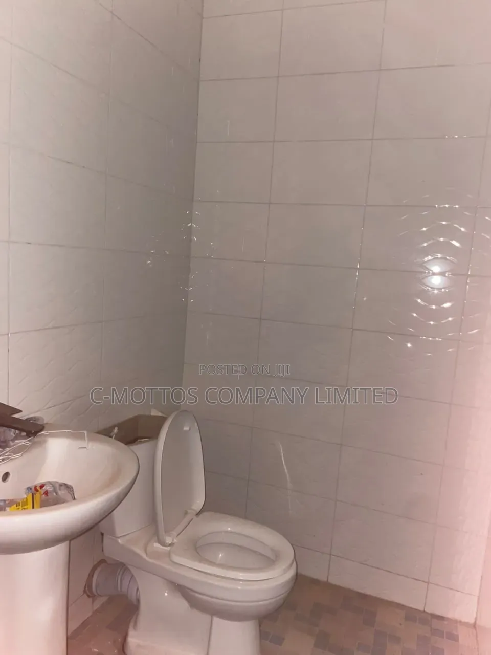 Furnished 6bdrm Block of Flats in Wedokum, Main Station for sale