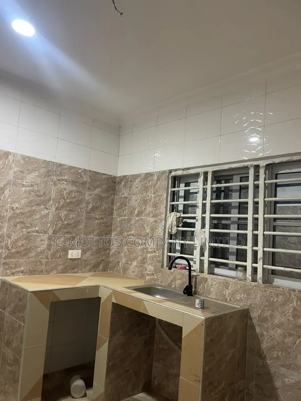 Furnished 6bdrm Block of Flats in Wedokum, Main Station for sale