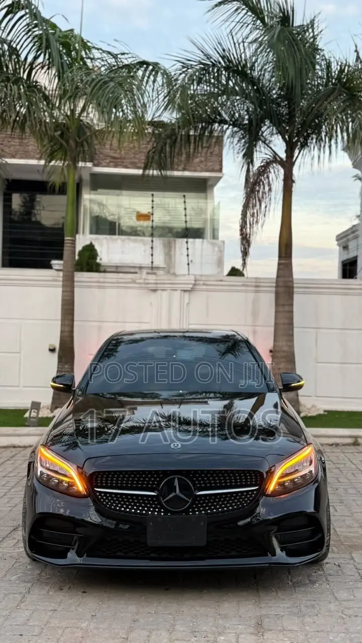Mercedes-Benz C300 2021 Black