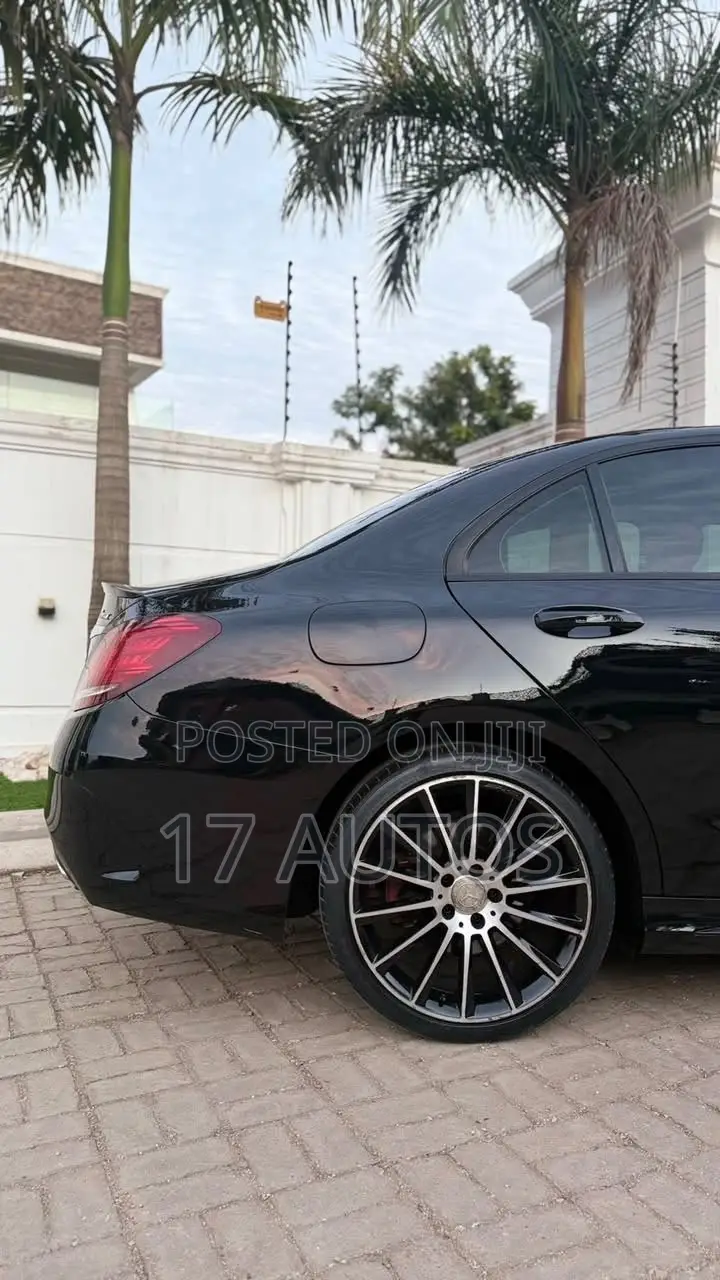 Mercedes-Benz C300 2021 Black