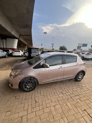 Toyota Vitz 2012 Gray