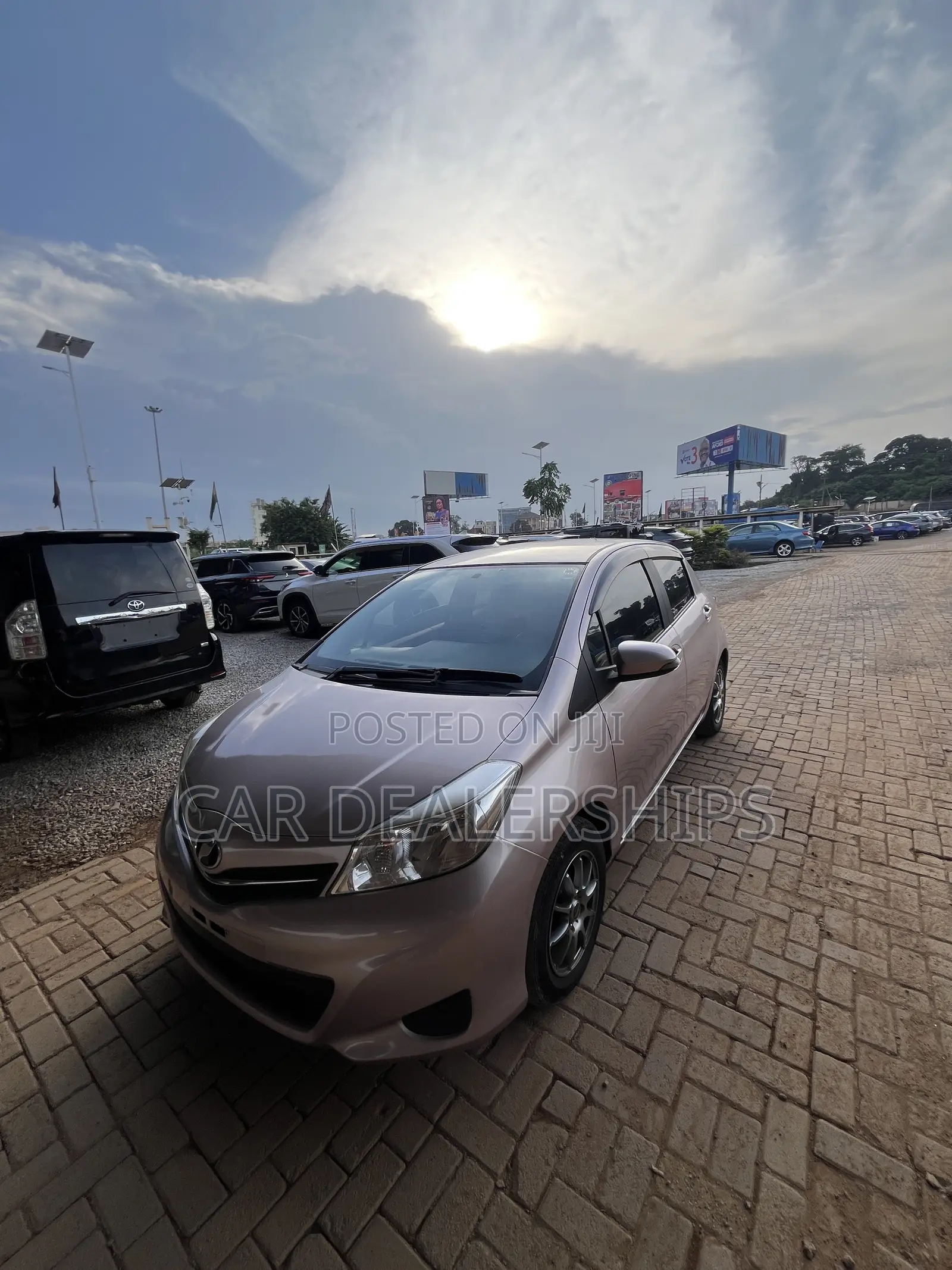 Toyota Vitz 2012 Gray