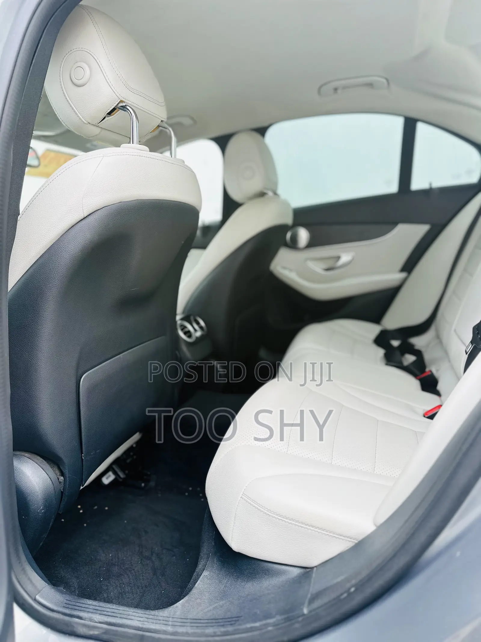 Mercedes-Benz C300 2016 Silver