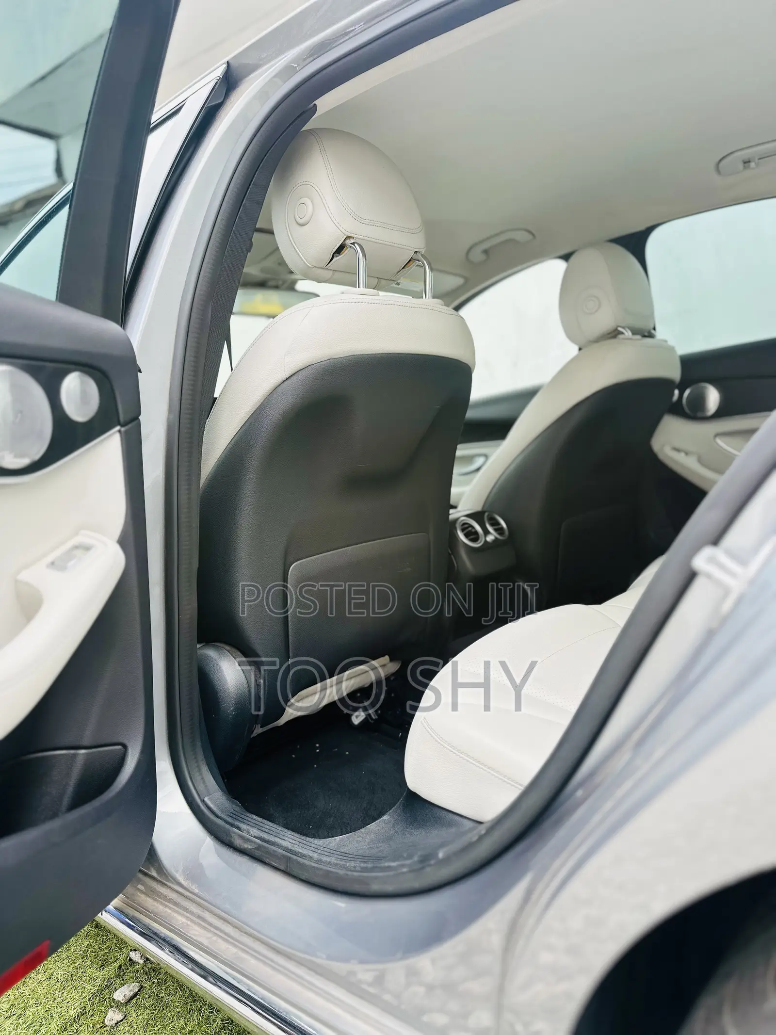 Mercedes-Benz C300 2016 Silver