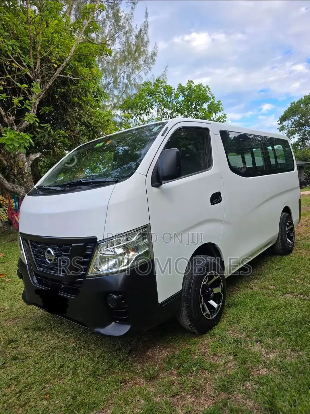 Nissan Caravan (Urvan) 2023 White