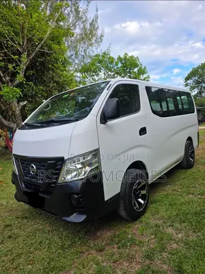 Nissan Caravan (Urvan) 2023 White