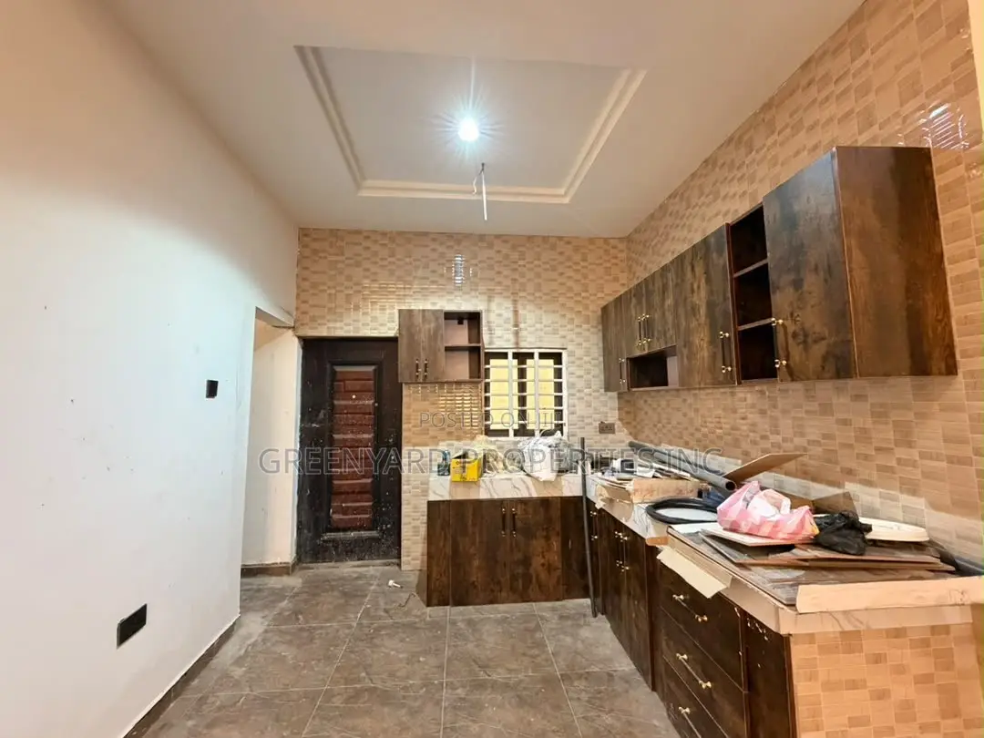 3bdrm House in Hills, East Legon for rent
