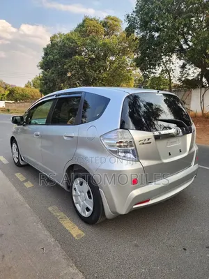 Honda Fit 2012 Silver