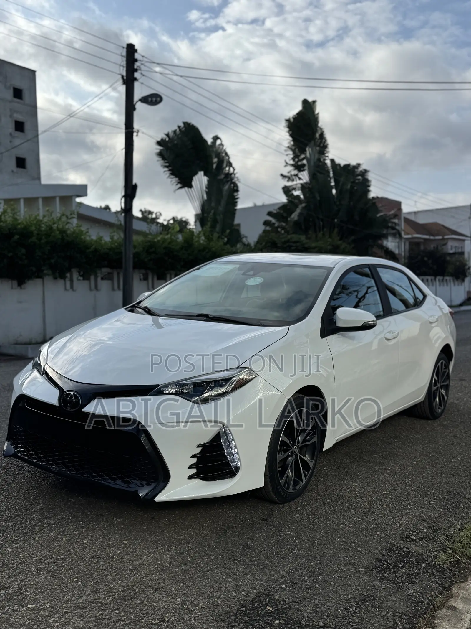 Toyota Corolla SE (1.8L 4cyl 6M) 2019 White