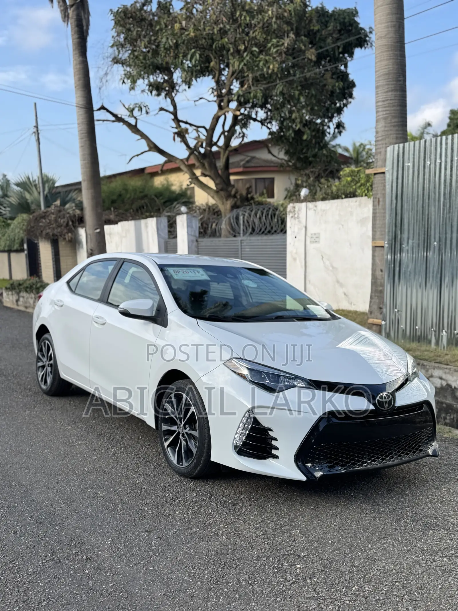 Toyota Corolla SE (1.8L 4cyl 6M) 2019 White
