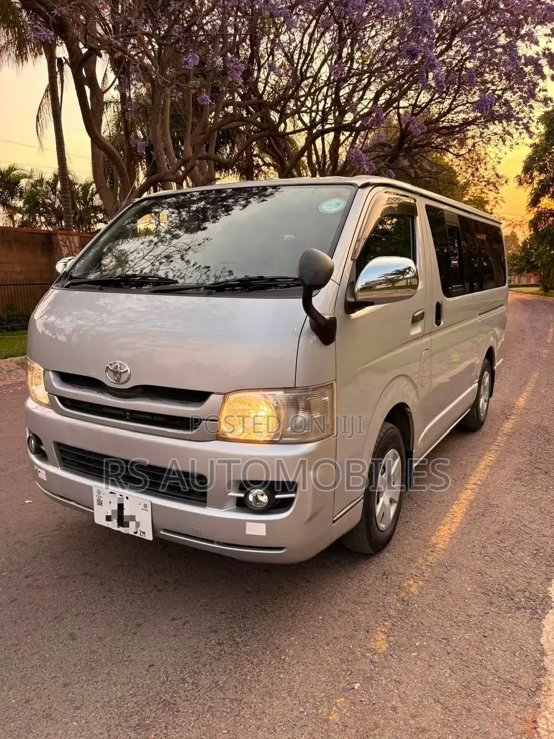Toyota HiAce 2009 Silver