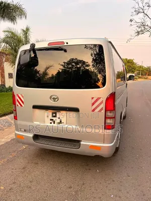 Toyota HiAce 2009 Silver