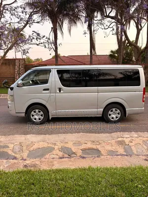 Toyota HiAce 2009 Silver