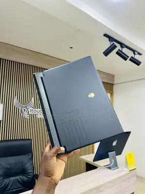 Laptop Alienware M16 16GB Intel Core i7 SSD 1T
