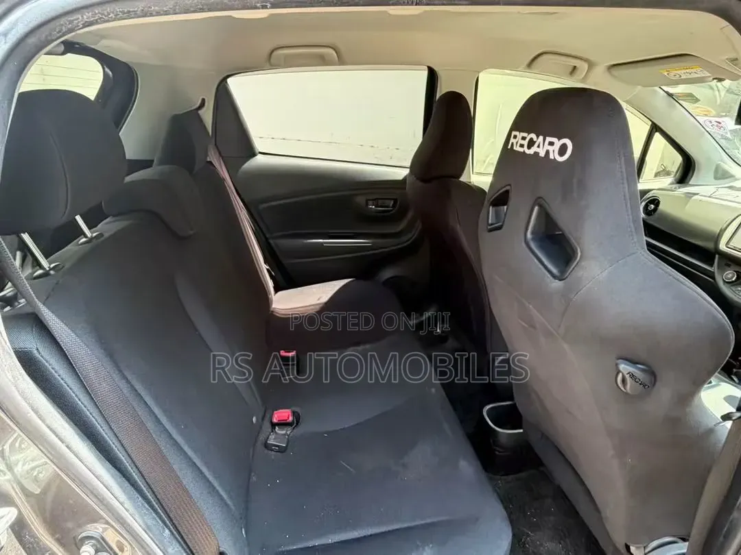 Toyota Vitz 2015 Gray