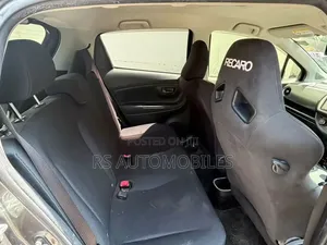Toyota Vitz 2015 Gray