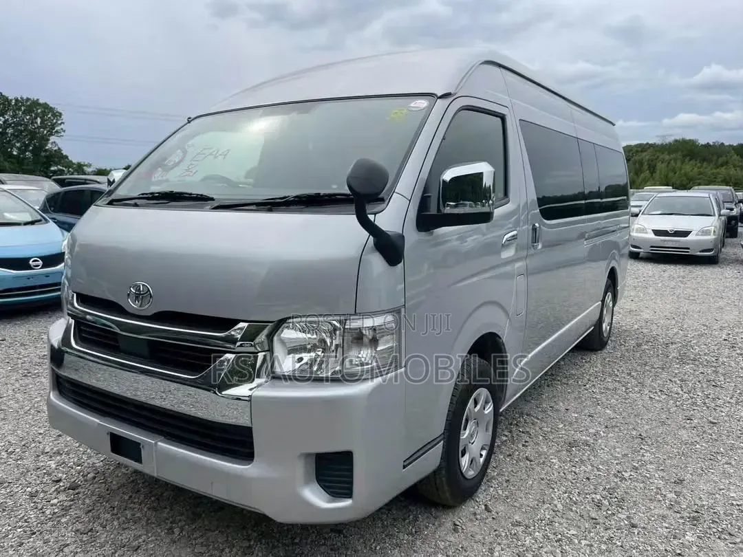 Toyota HiAce 2021 Silver