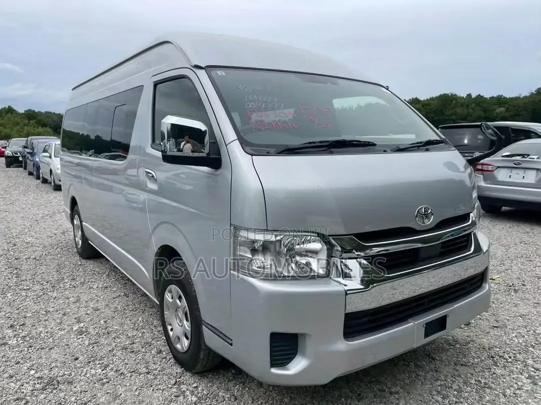 Toyota HiAce 2021 Silver