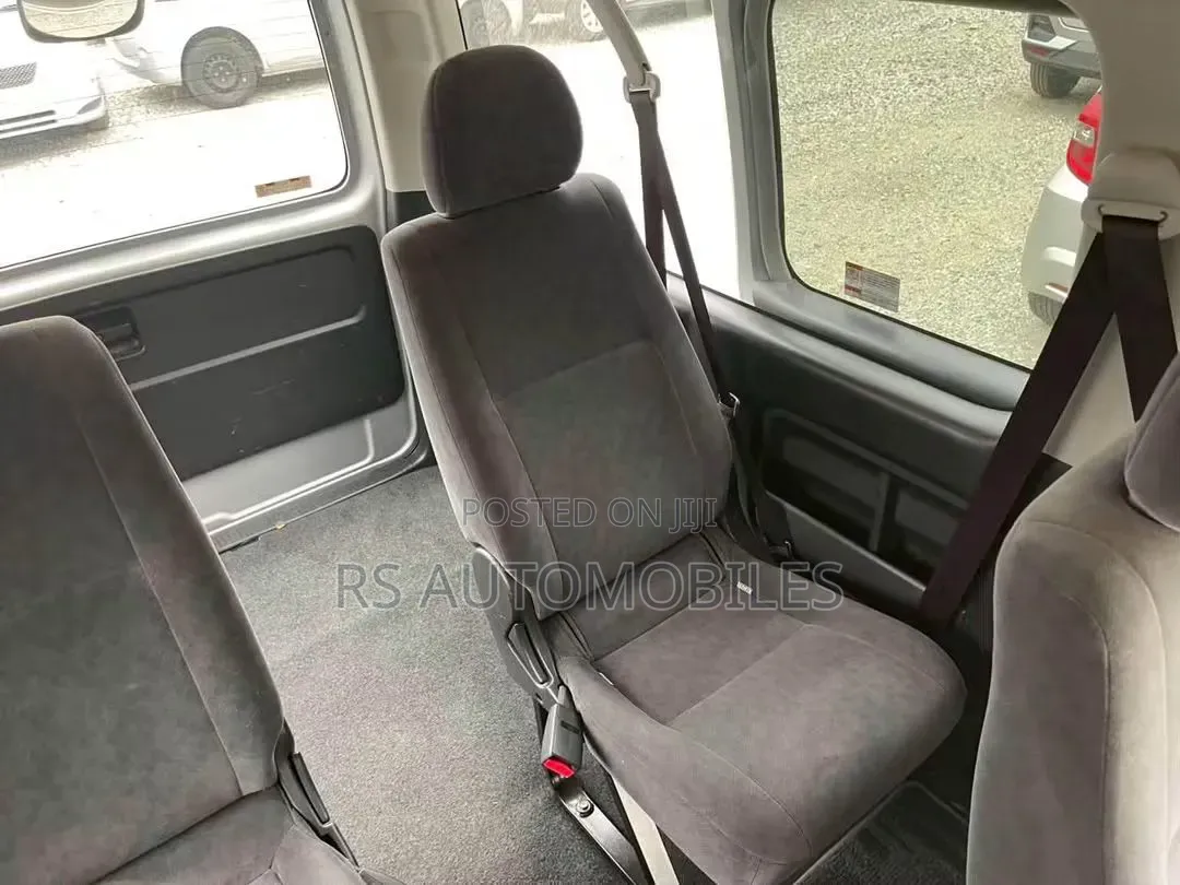 Toyota HiAce 2021 Silver