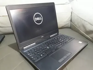 Laptop Dell Precision 7510 16GB Intel Core i7 HDD+SSD 256GB