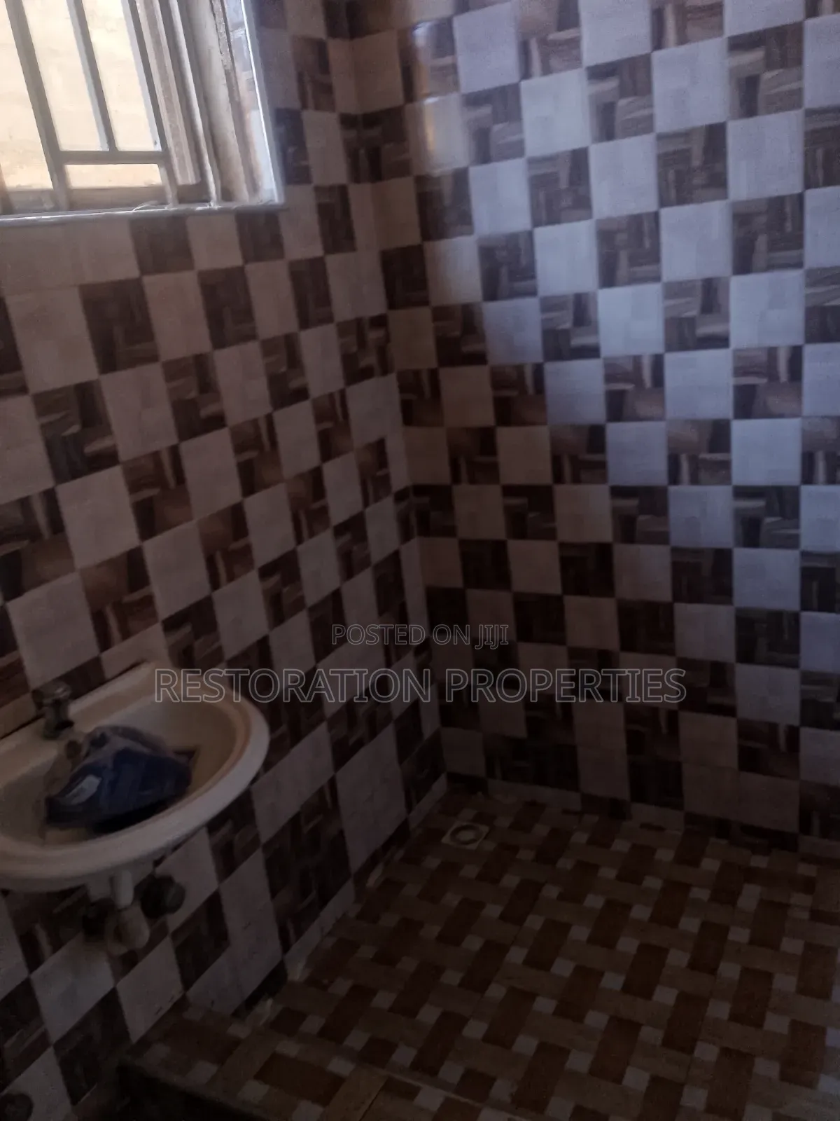 1bdrm Apartment in Adenta, Frafraha for rent