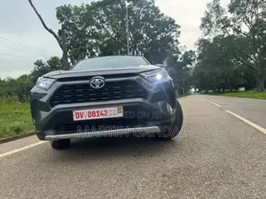 Toyota RAV4 2023 Gray
