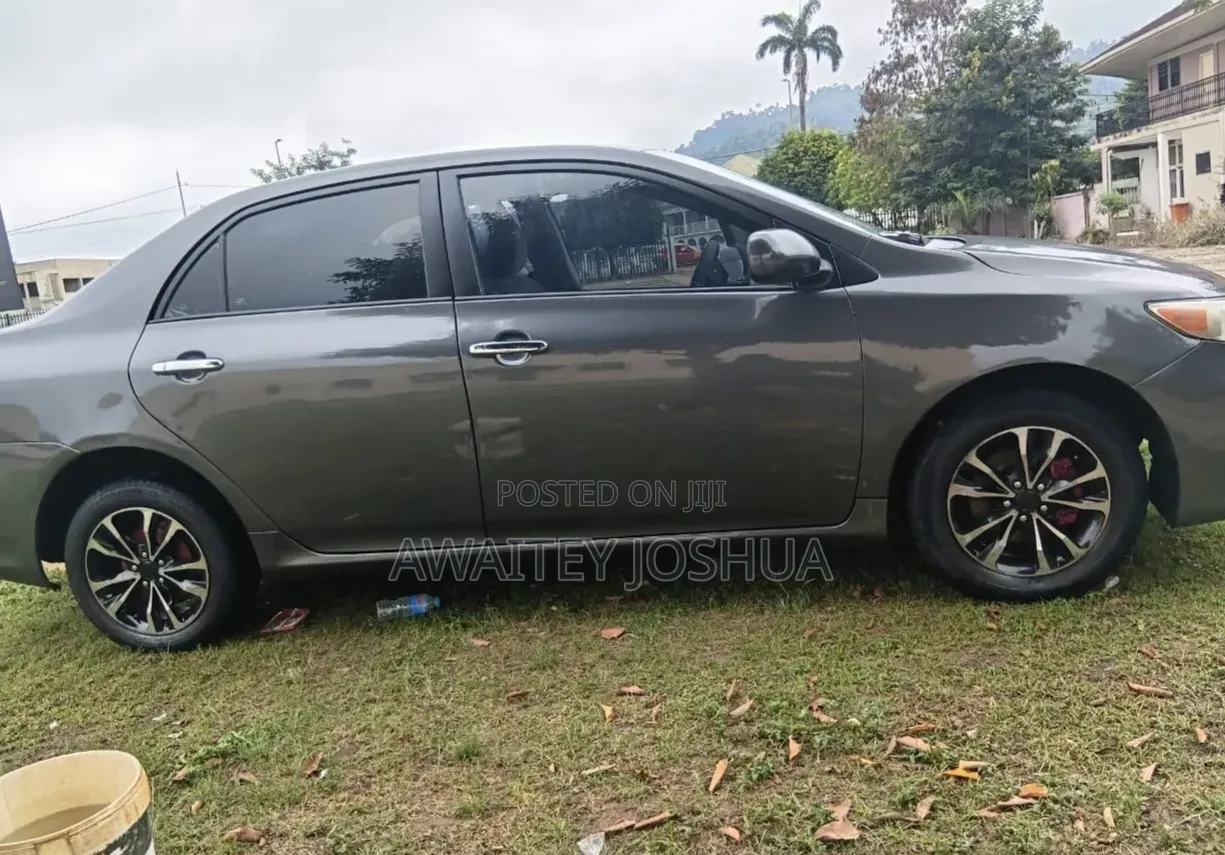 Toyota Corolla 2013 Black