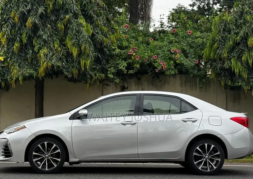 Toyota Corolla 2017 Silver