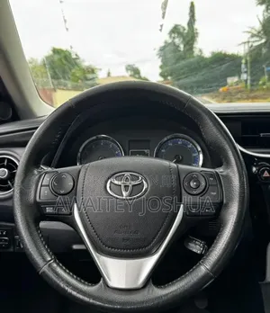 Toyota Corolla 2017 Silver