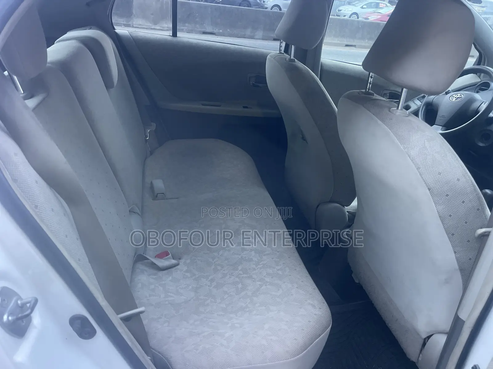 Toyota Vitz 1.3 AWD 5dr 2010 White