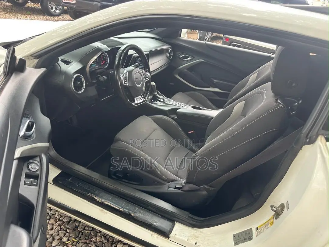 Chevrolet Camaro 2017 White