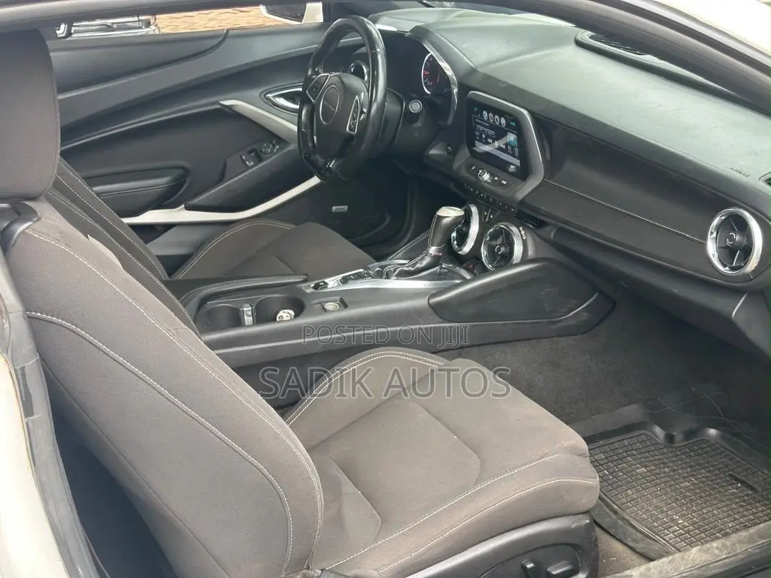 Chevrolet Camaro 2017 White